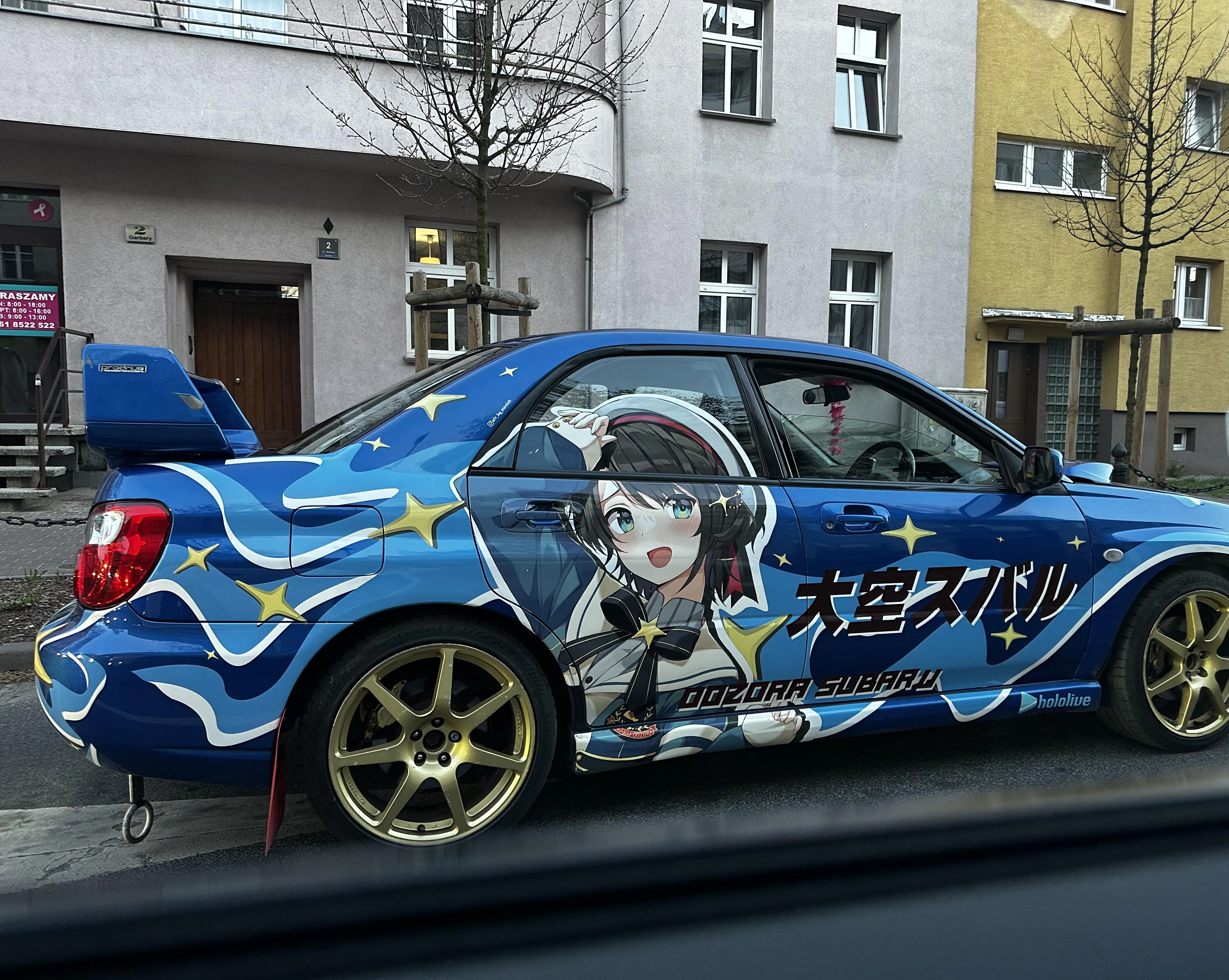 Przyznać się, kogo